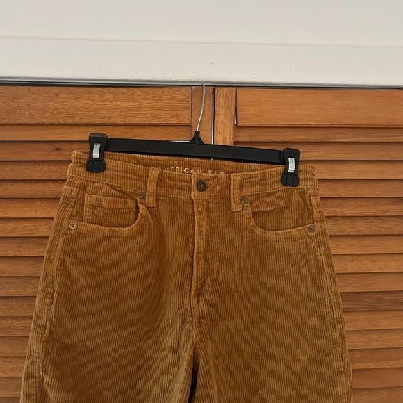 American Eagle Women’s Gold Mom Jean Super Stretch Ribbed Sz 2 - Picture 2 of 9